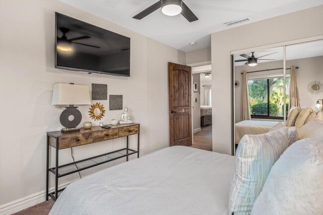 Building Photo - 1289 E Caleta Way
