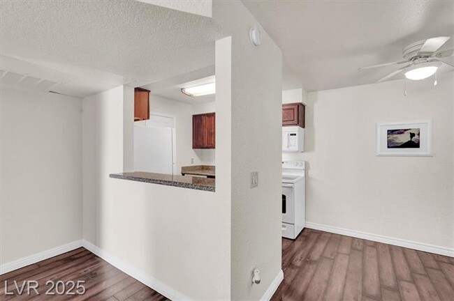 Building Photo - 2606 S Durango Dr
