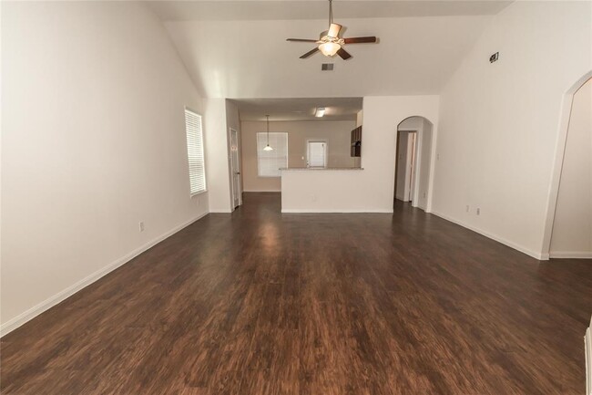 Building Photo - 9739 Tura Dr
