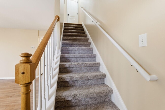 Building Photo - 405 Maryrose Dr