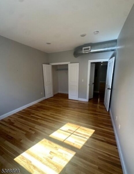 Building Photo - 474 10th Ave