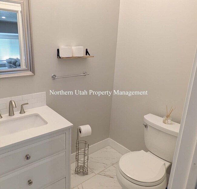 Building Photo - 4 Bed, 3.5 Bath - Amazing Location