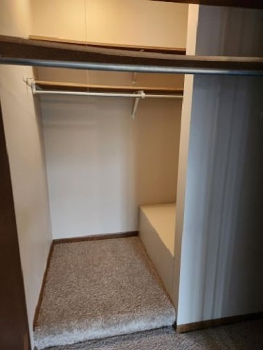 Master bedroom closet - 4708 Osage Pt