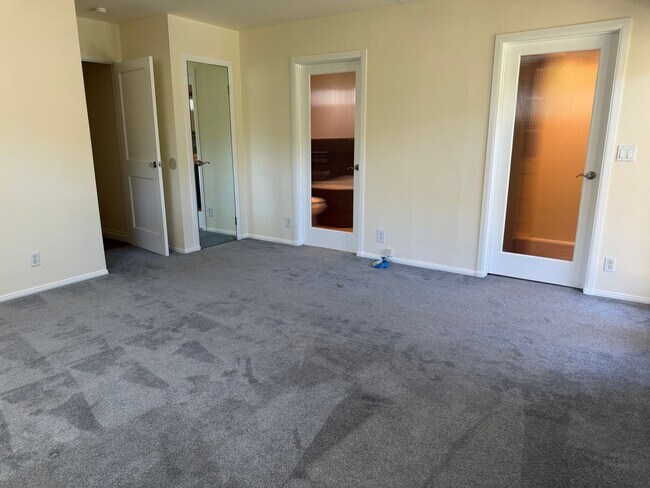 Building Photo - Charming 3 Bedroom 2 Bathroom Wilshire Vista Home with Bonus Room, Resort-Style Backyard and Heat...
