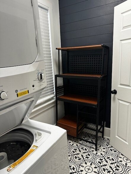 Building Photo - 3062 S Lyman St