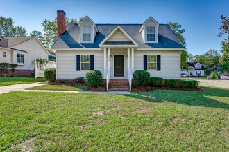 Building Photo - Beautifullly renovated home with easy access to I-26