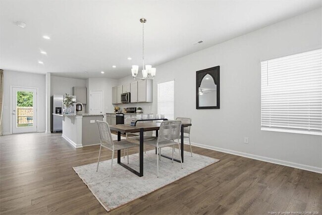 Building Photo - 594 Melbourne Dr