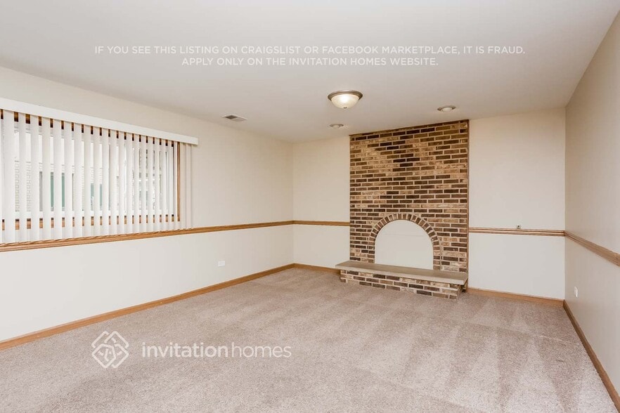 Building Photo - 8308 S 77th Ct