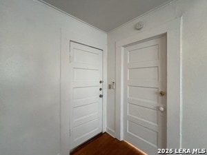 Building Photo - 827 Steves Ave