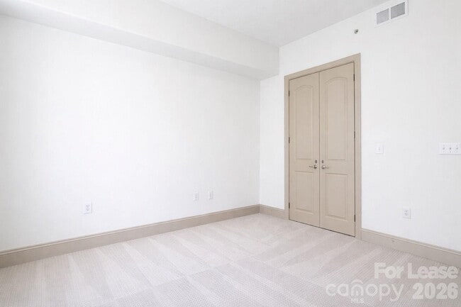 Building Photo - 4620 Piedmont Row Dr