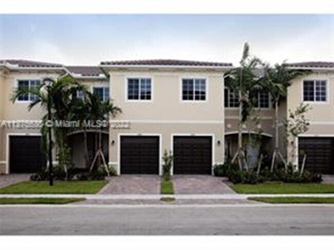 Building Photo - 2735 SW 81st Ter