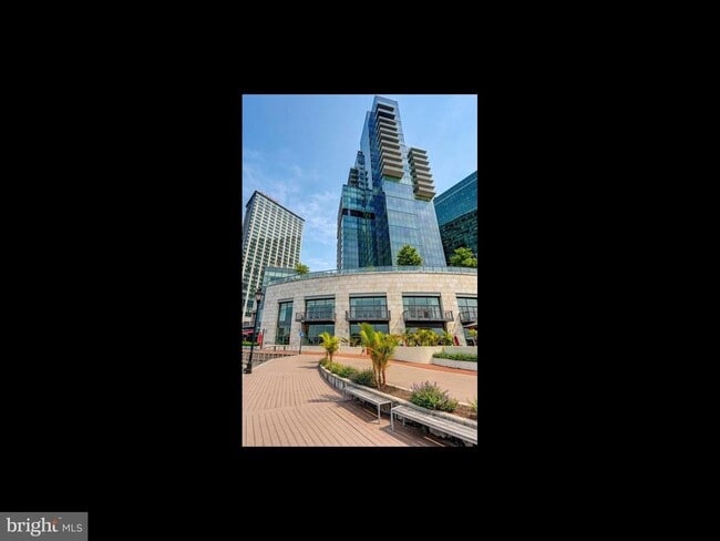 Building Photo - 300 International Drive