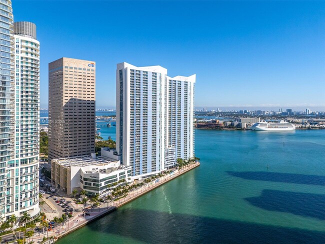 Building Photo - 325 S Biscayne Blvd