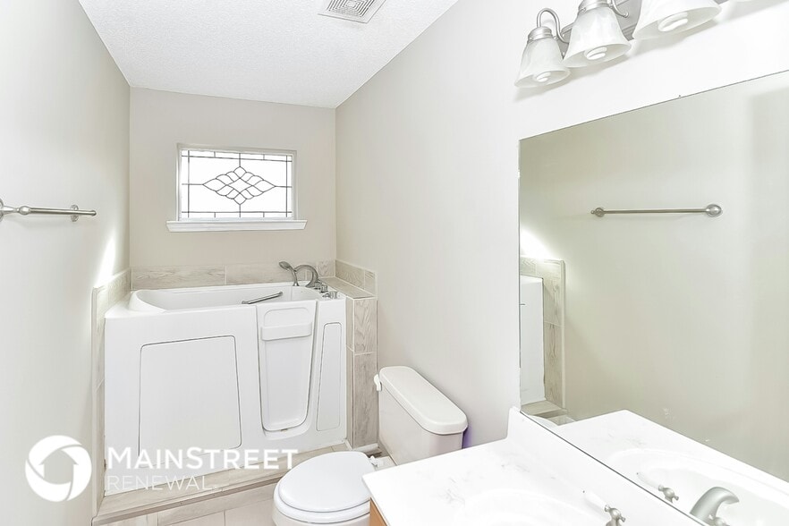 Building Photo - 4079 Shadow Oaks Dr