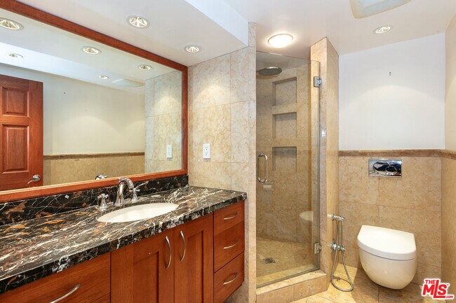 Building Photo - 9323 Burton Wy