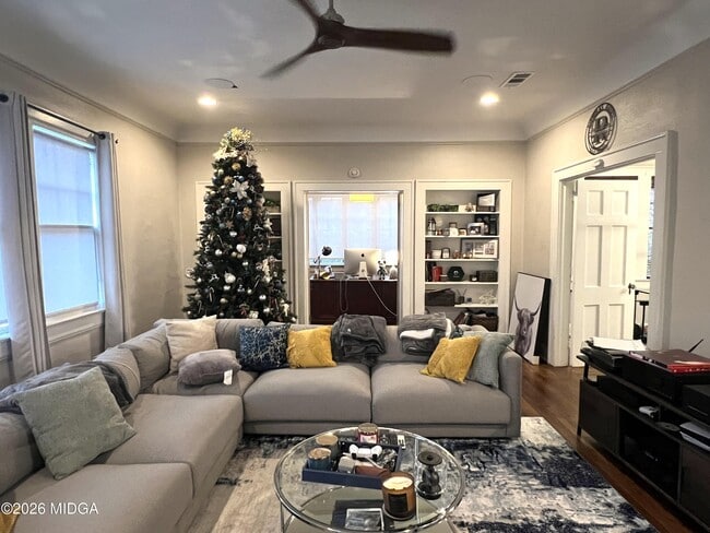 Building Photo - 171 Calloway Dr