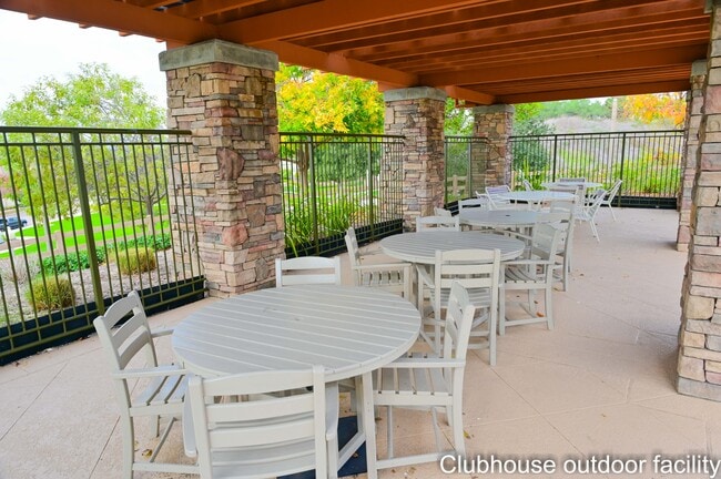 Building Photo - 1167 Vista Pointe Blvd