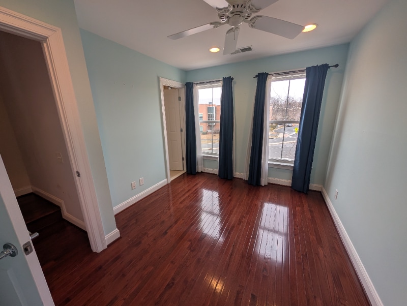 Building Photo - 9442 Canonbury Square