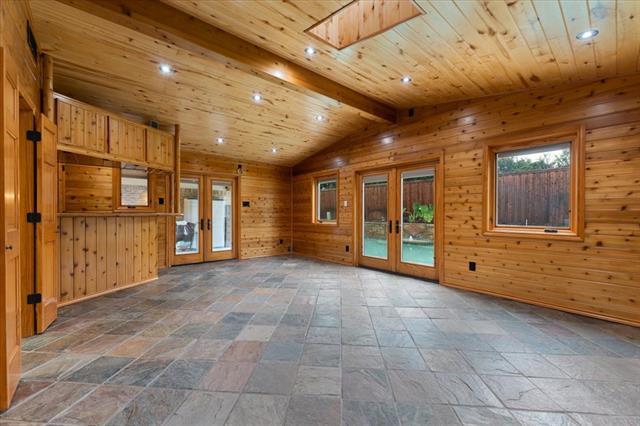 Building Photo - 20 Timberline Dr