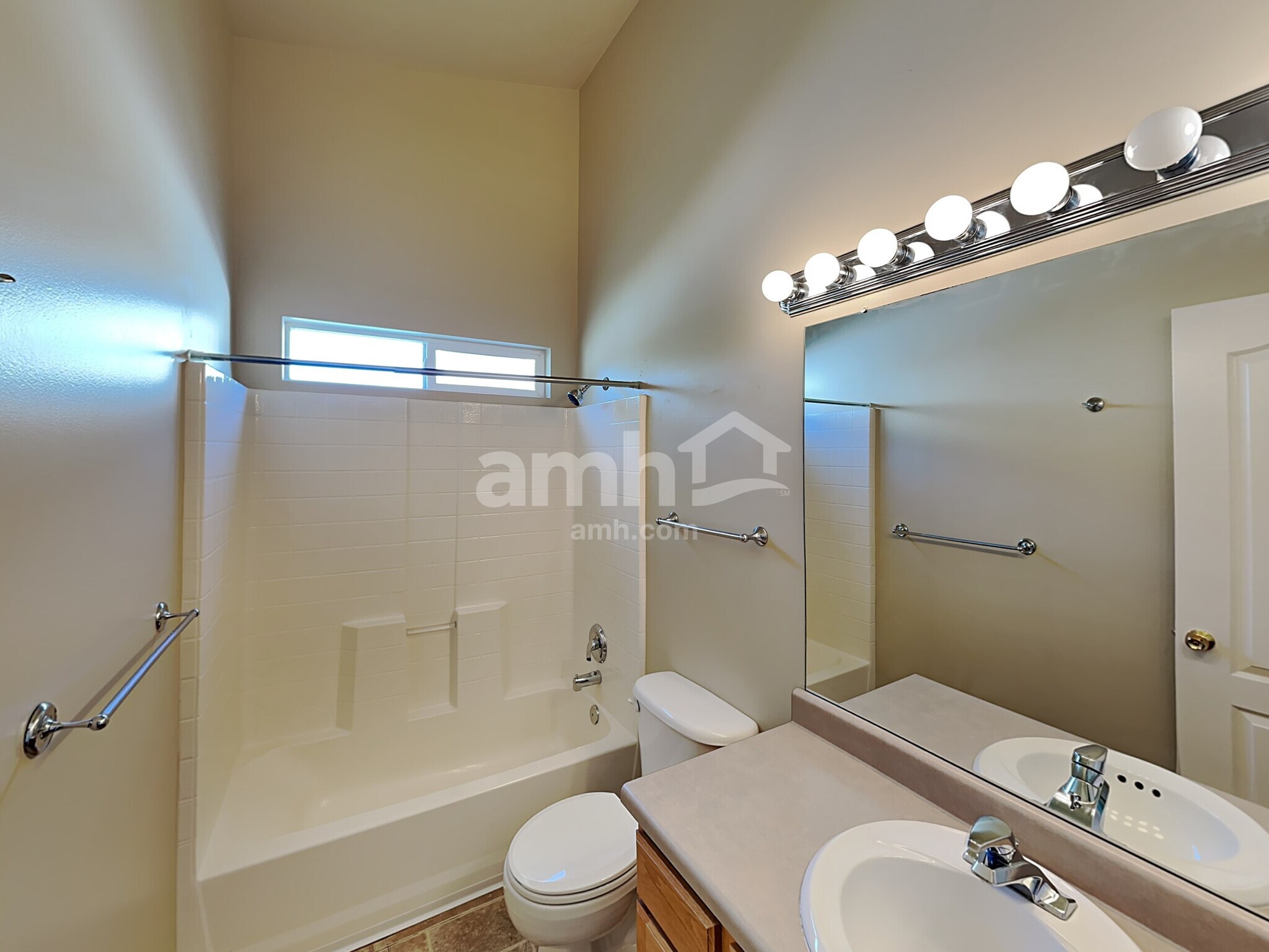 Building Photo - 169 E 2400 S