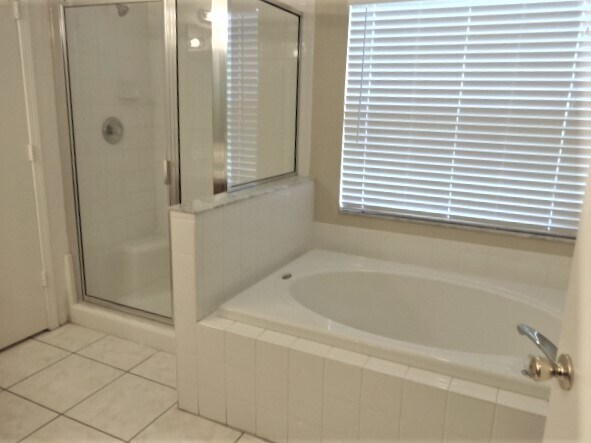 Building Photo - 1027 Summer Breeze Dr