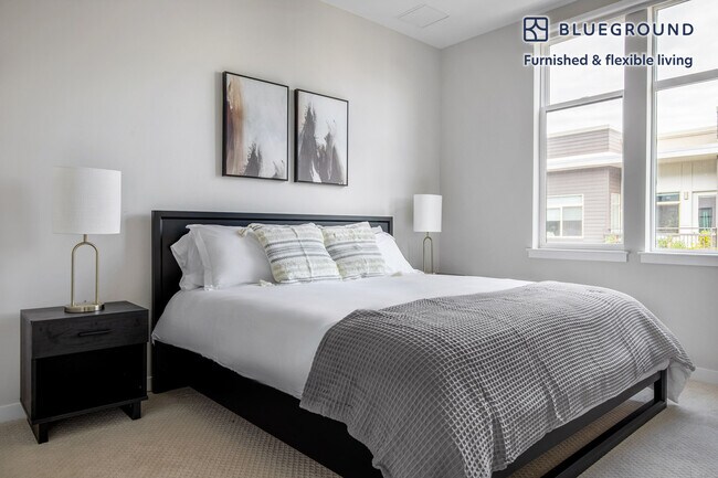 Building Photo - 3000 Pearl Pkwy