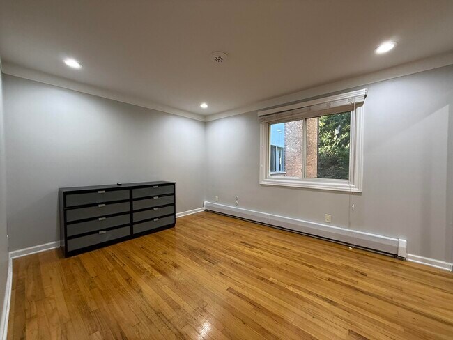 Building Photo - 1253 Island Dr