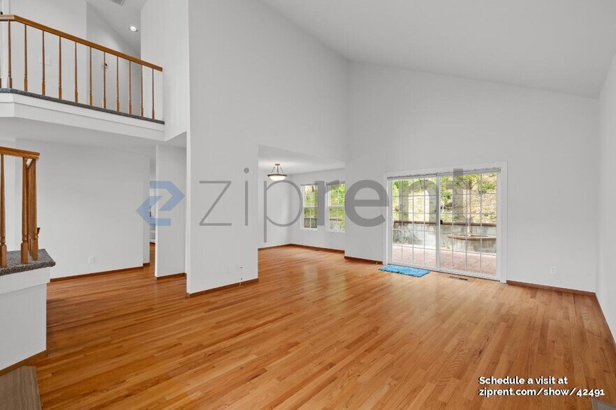 Building Photo - 2643 Spring Oaks Dr