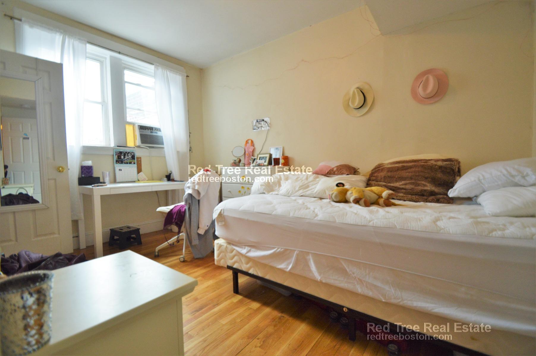 Building Photo - 72 Egmont St