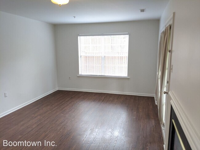 Building Photo - 4 br, 3.5 bath House - 104 Rock Creek Court