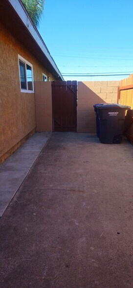 back yard - 2619 Bancroft Dr