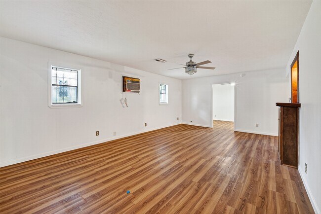 Building Photo - 7426 Miley St