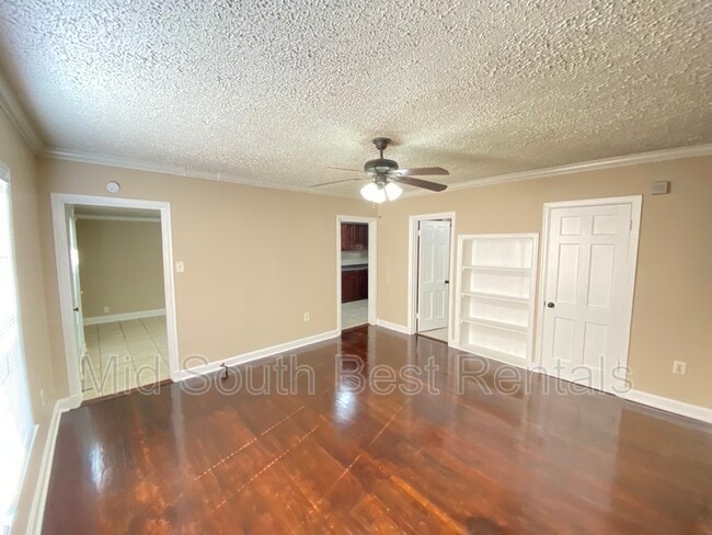 Building Photo - 1796 Nelson Ave