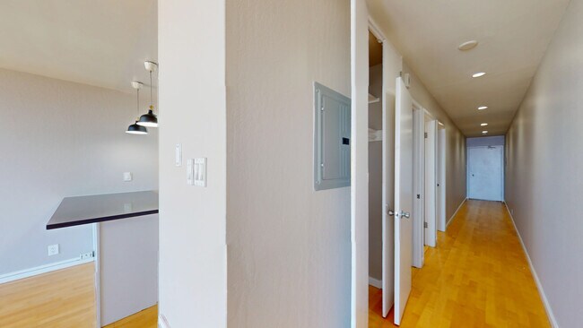 Building Photo - 651 Kansas St
