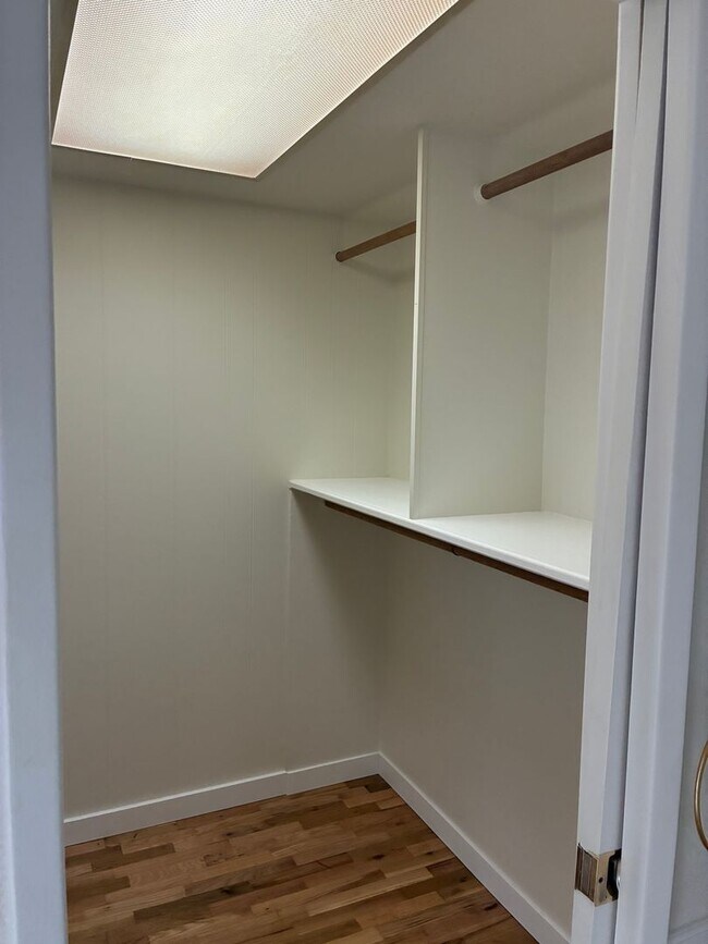 Building Photo - Quiet 3 Bedroom, 2 Bath with Large Backyard