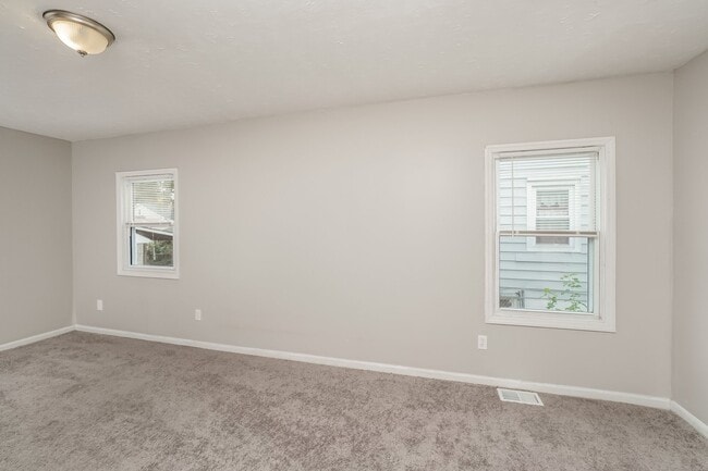Building Photo - 656 S 42nd St