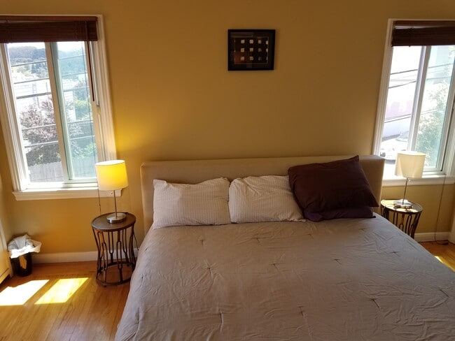 Building Photo - 295 Oxford St