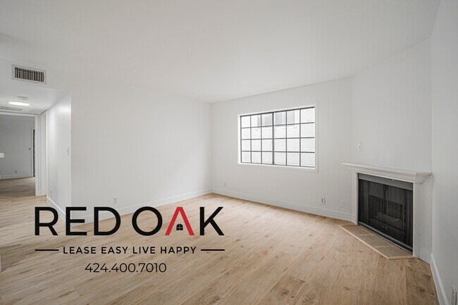 Building Photo - 4651 Cahuenga Blvd