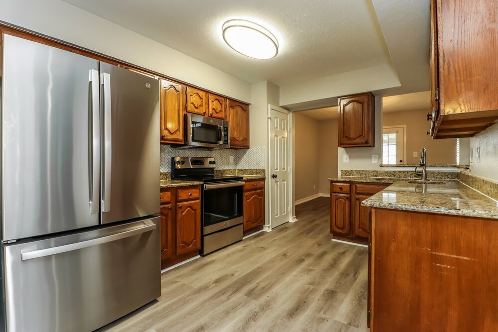 Building Photo - 2321 Clareton Dr