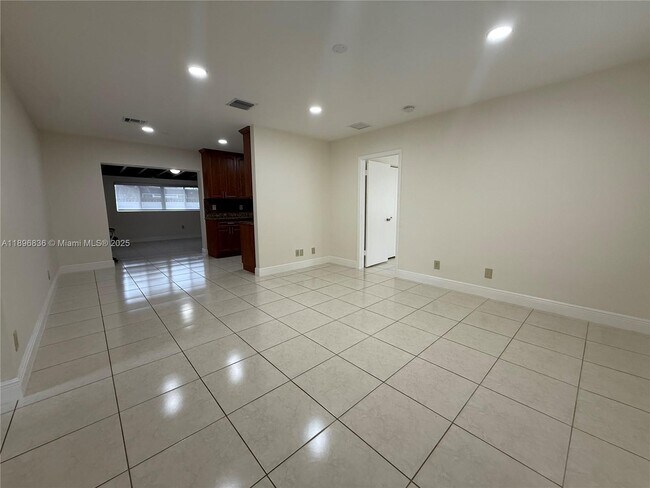 Building Photo - 5730 NW 112th Terrace