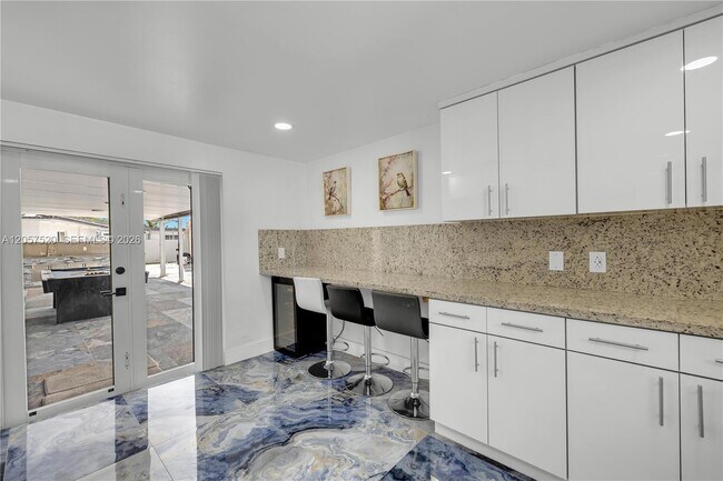 Building Photo - 10350 SW 48th St