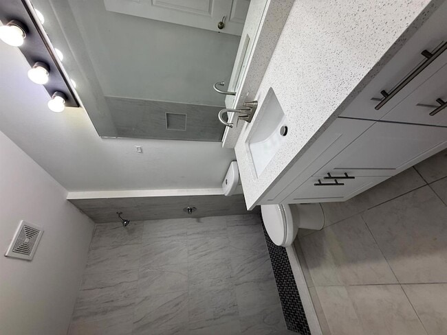 Building Photo - 3134 Coral Ridge Dr