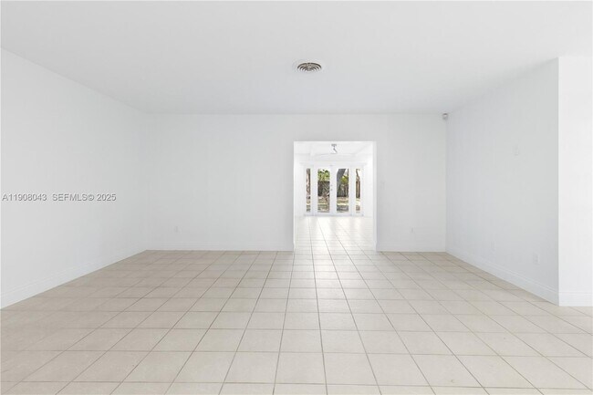 Building Photo - 16412 SW 74 CT