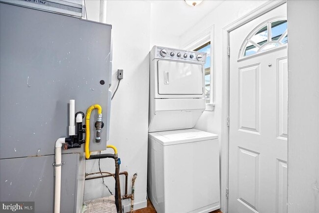 Building Photo - 208 N Lancaster Ave