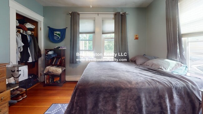 Building Photo - 15 Henry St