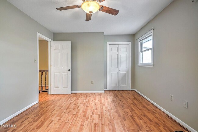 Building Photo - Bellhaven townhouse