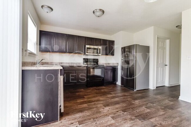 Building Photo - 8115 Fisher Bend Dr