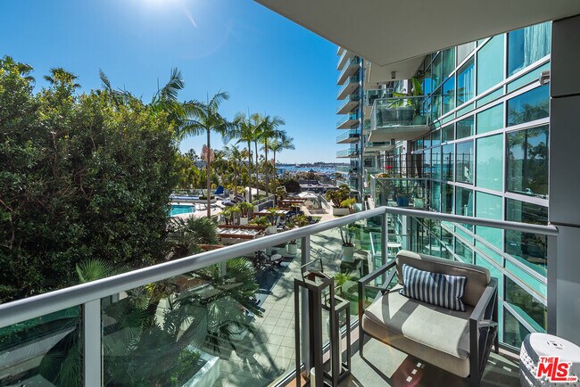 Building Photo - 13700 Marina Pointe Dr