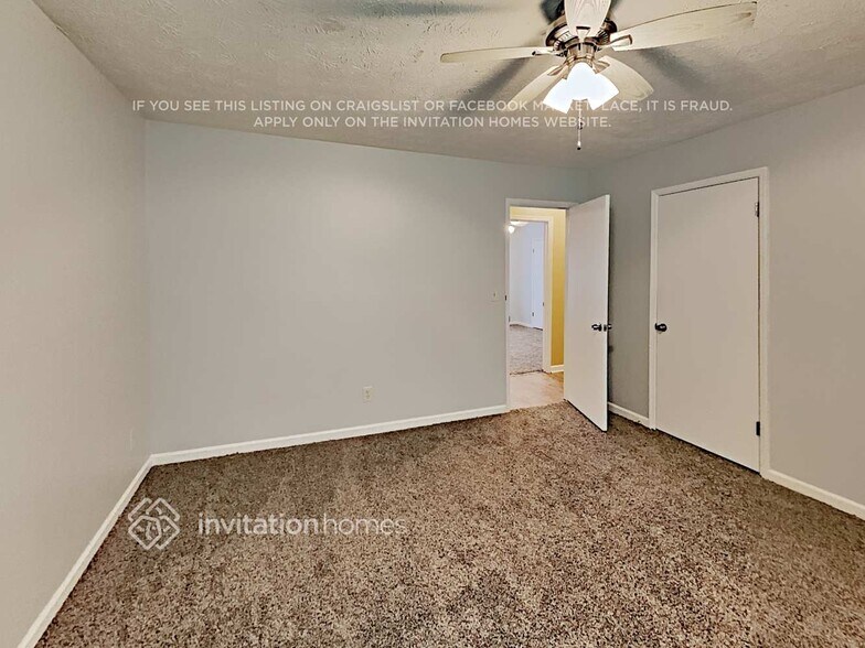 Building Photo - 2463 Mistletoe Ln SW