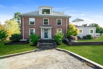 Building Photo - 2-4 Evergreen Ave